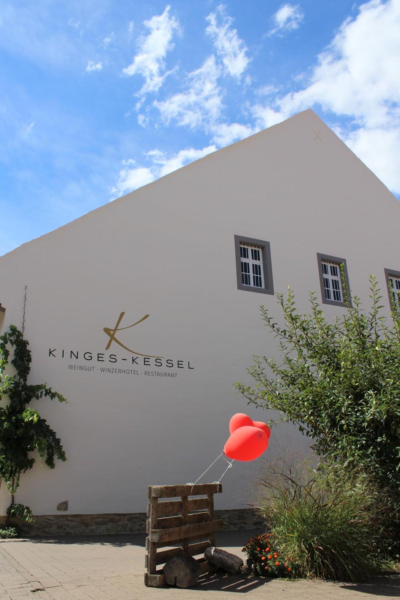 Winzerhotel Kinges-Kessel Morstadt Bagian luar foto