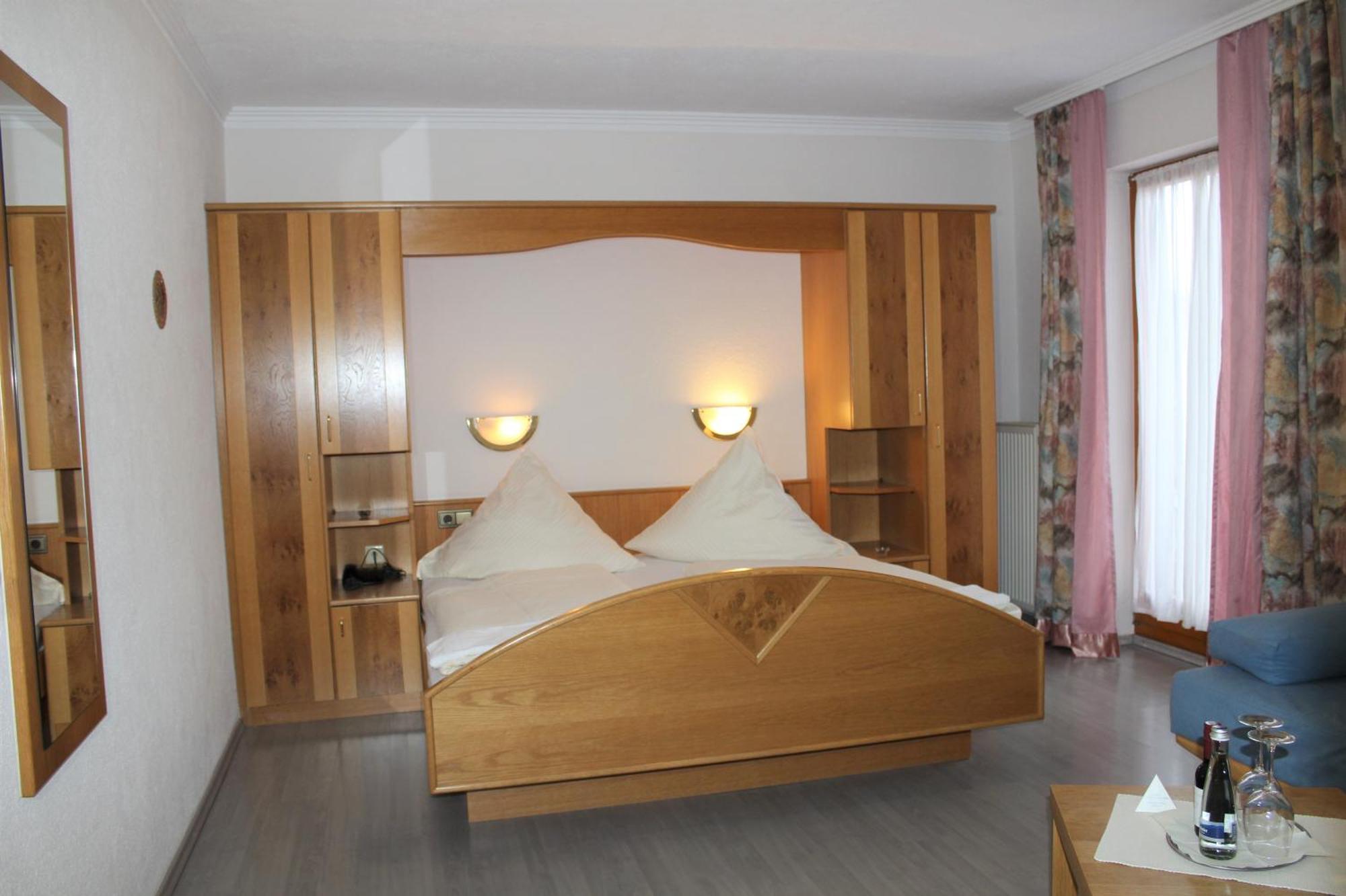 Winzerhotel Kinges-Kessel Morstadt Bagian luar foto