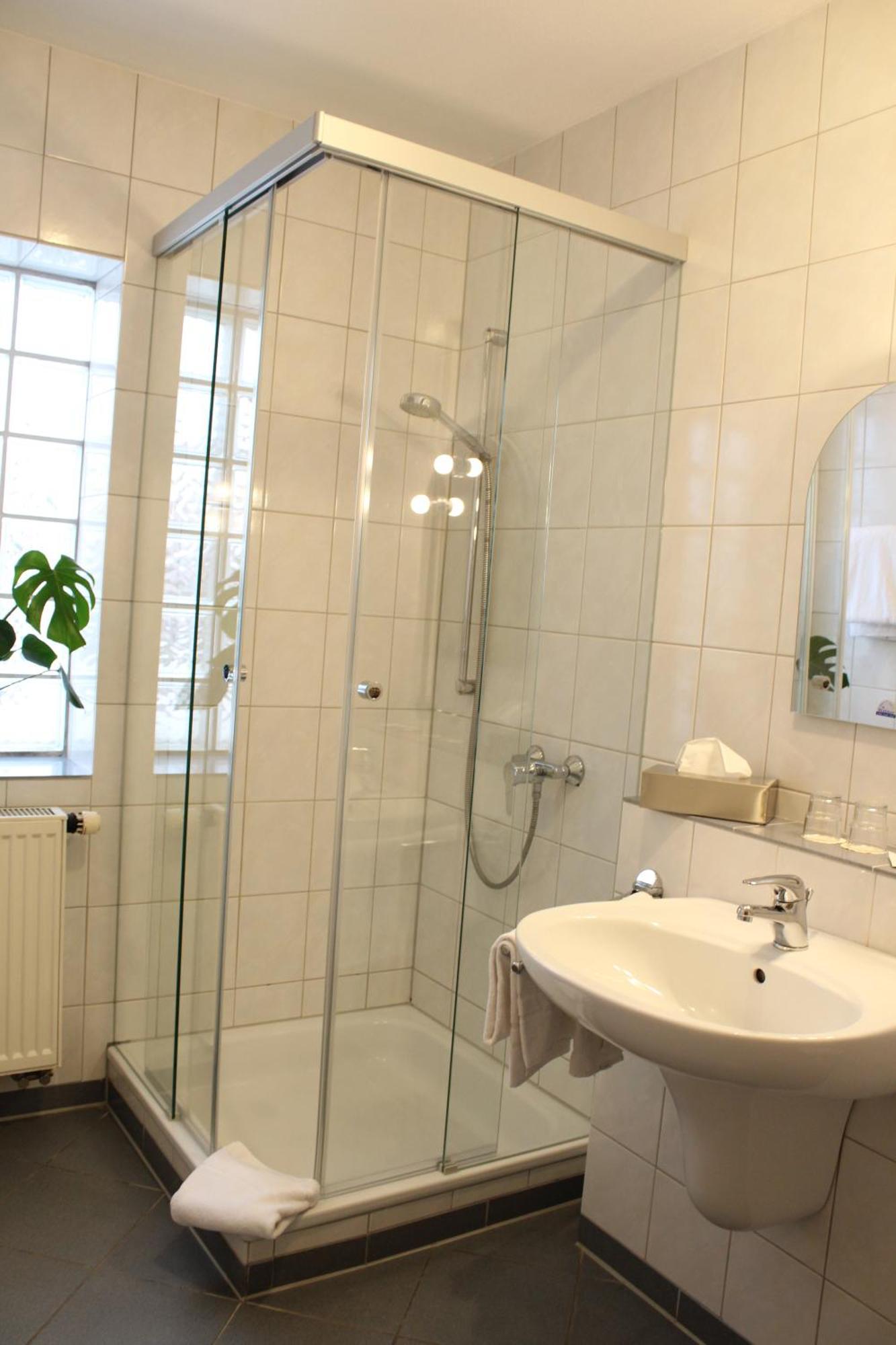 Winzerhotel Kinges-Kessel Morstadt Bagian luar foto